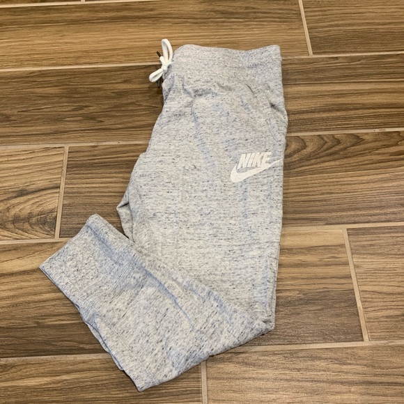 Nike Pants - Nike cropped sweatpants SZ S